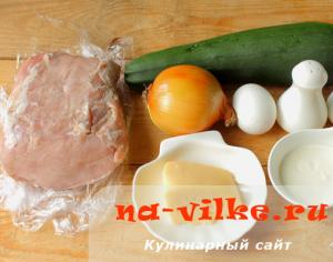 Отбивные в духовке с кабачками, помидором и сыром Мясо по французски с картошкой и кабачком